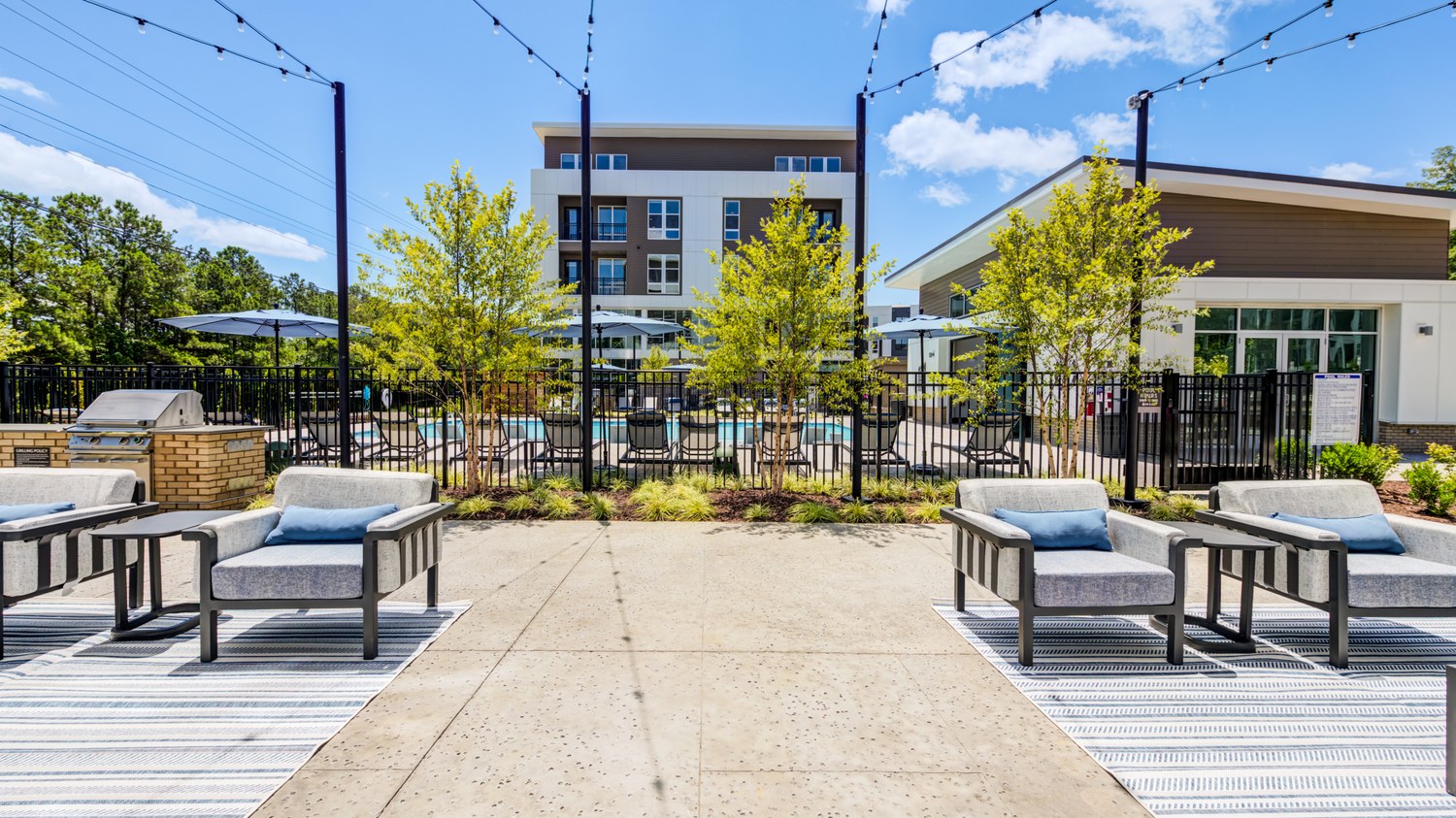 AuraFifty4-Luxury-Community-Outdoor-Lounge-in-Chapel-Hill-North-Carolina
